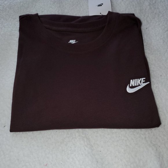 Nike  Men's T-Shirt Sportswear Club- brown basalt - Picture 2 of 8
